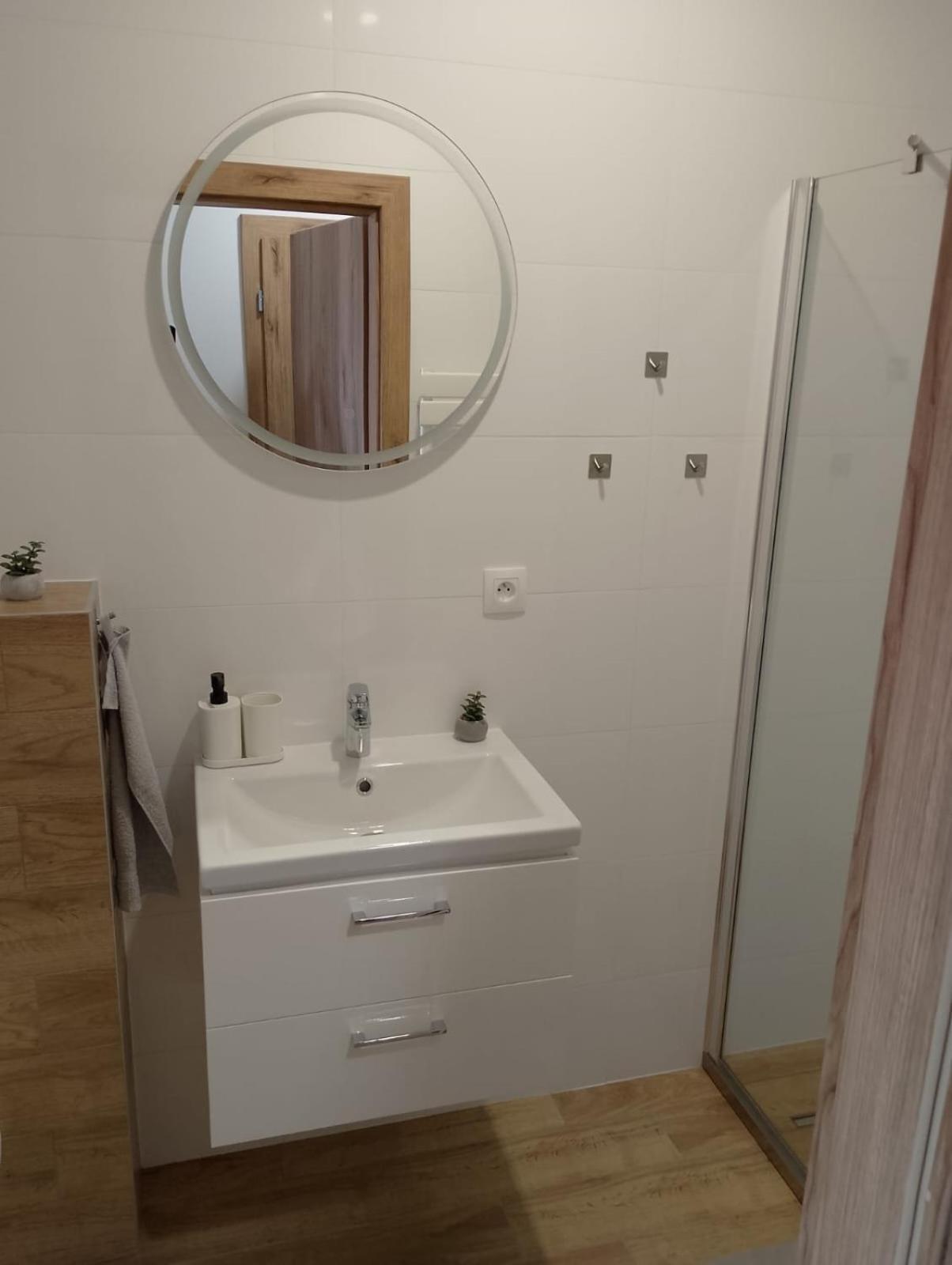 Apartman Shelly Vlachy Dış mekan fotoğraf